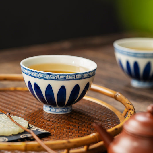 Fluted Blue & White Master Cup